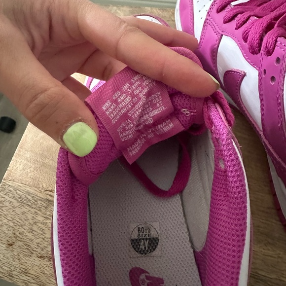 Pink Dunks - Picture 2 of 3